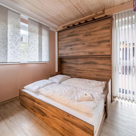 Large In Sankt Georgen With Balcony Apartment Furstau