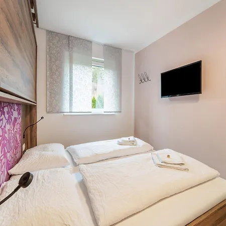 Large In Sankt Georgen With Balcony Apartment *